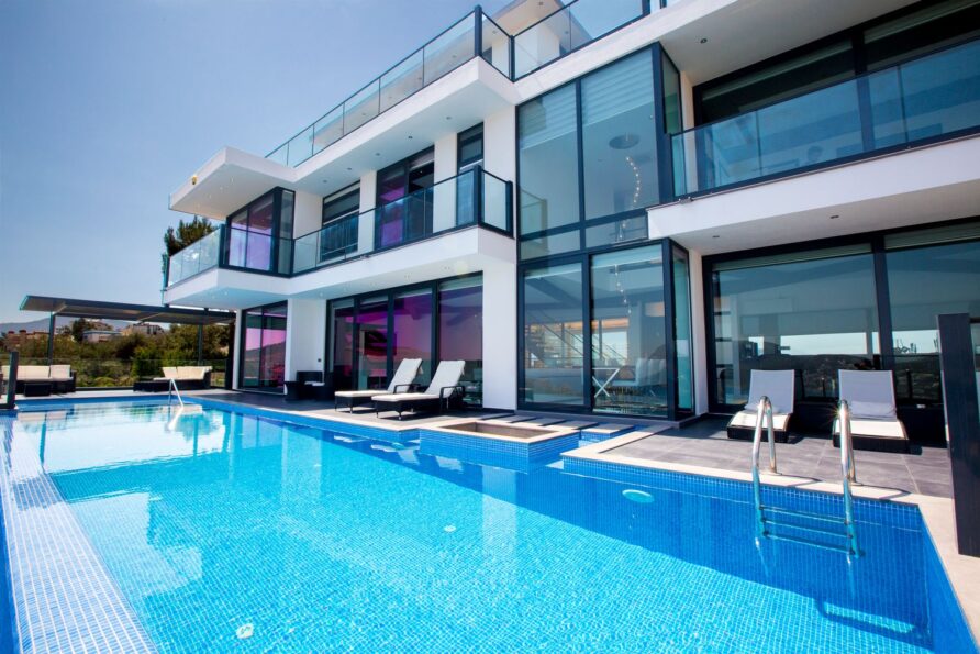 Lüks Deniz Manzaralı Tatil Villası TVK112