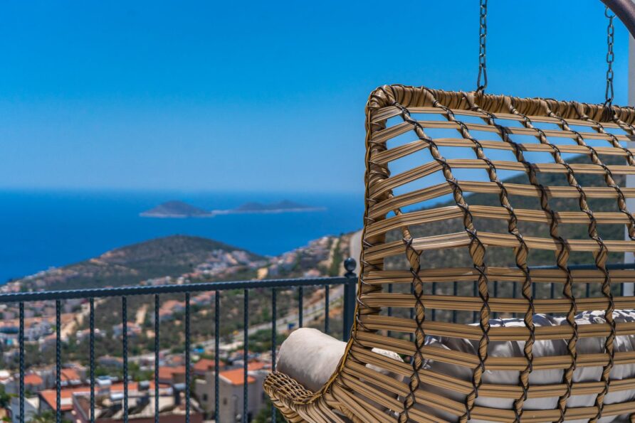 Muhafazakar Deniz Manzaralı Kiralık Tatil Villası TVK24